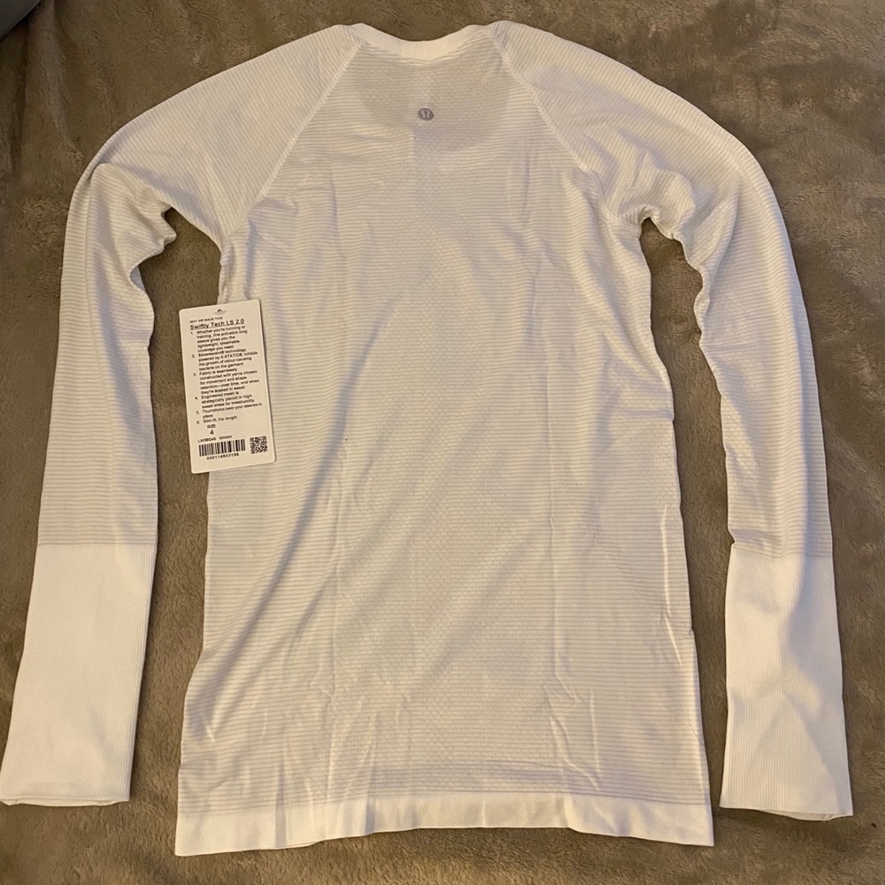 Brand new never worn lululemon swiftly t - Picture 2 of 2